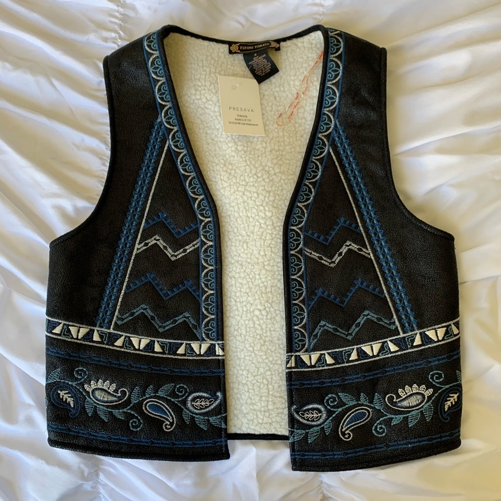 *NEW* Flying Tomato Black Vest with Fur Lining